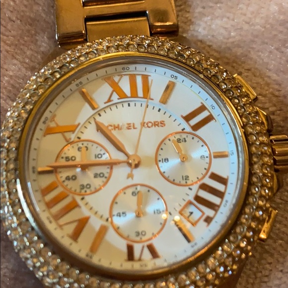 Women’s Rose Gold large Michael Kors watch - Picture 5 of 5